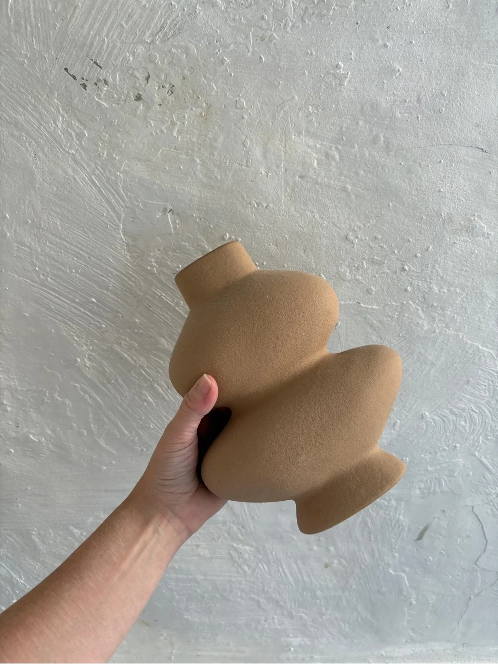 Thresholds short organic modern ceramic vase